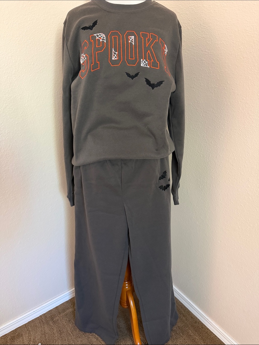 Womens Gray 'Spooky' Halloween sweat shirt and sweat pants